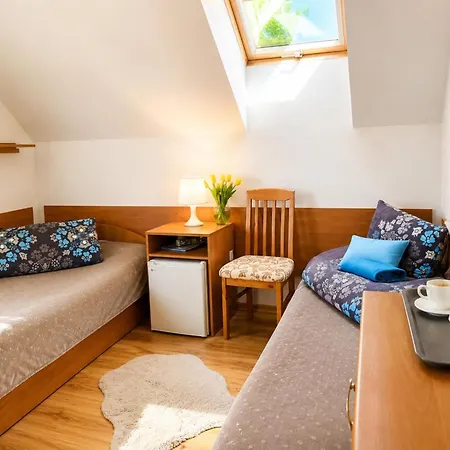 For 3 People Close To The Sea *